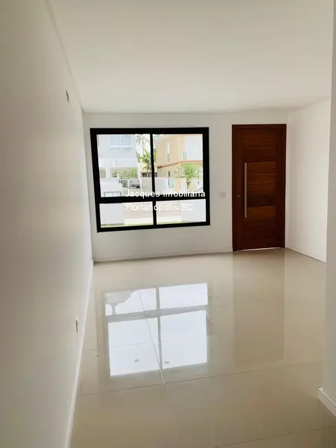Foto 5 de Casa de Condomínio com 2 quartos à venda, 110m2 em Cachoeira do Bom Jesus, Florianopolis - SC