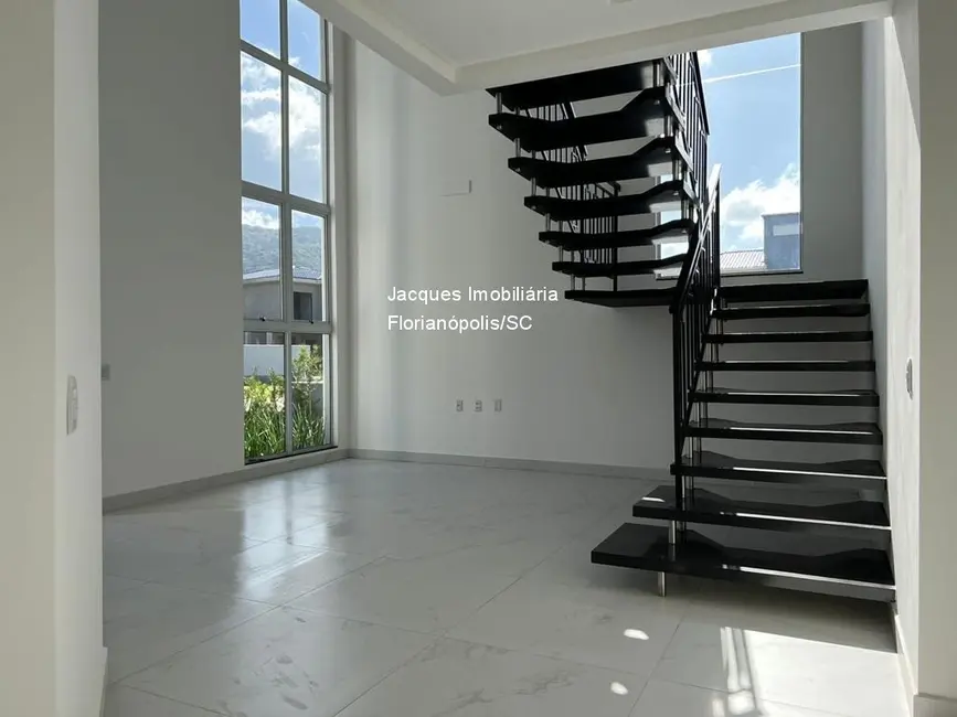 Foto 5 de Casa de Condomínio com 3 quartos à venda, 250m2 em São João do Rio Vermelho, Florianopolis - SC