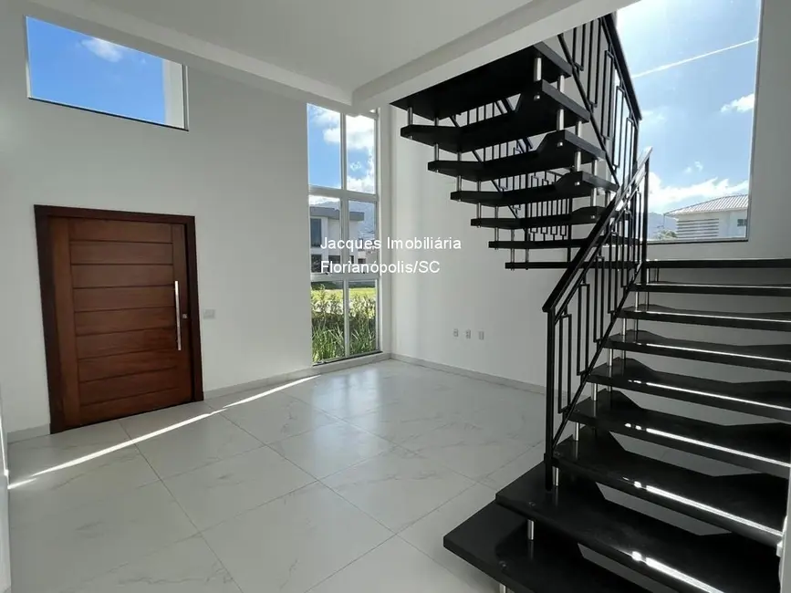 Foto 4 de Casa de Condomínio com 3 quartos à venda, 250m2 em São João do Rio Vermelho, Florianopolis - SC