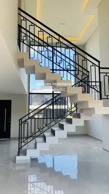 Foto 3 de Casa de Condomínio com 3 quartos à venda, 450m2 em São João do Rio Vermelho, Florianopolis - SC