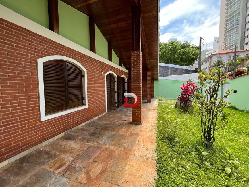 Foto 2 de Casa com 4 quartos à venda e para alugar, 360m2 em Jardim Las Palmas, Guaruja - SP