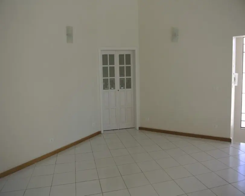 Casa de Condomínio com 3 quartos para alugar, 450m2 em Loteamento Alphaville Campinas, Campinas - SP - imagem 4 Foto 4 de Casa de Condomínio com 3 quartos para alugar, 450m2 em Loteamento Alphaville Campinas, Campinas - SP