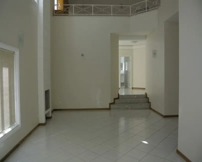 Casa de Condomínio com 3 quartos para alugar, 450m2 em Loteamento Alphaville Campinas, Campinas - SP - imagem 5 Foto 5 de Casa de Condomínio com 3 quartos para alugar, 450m2 em Loteamento Alphaville Campinas, Campinas - SP