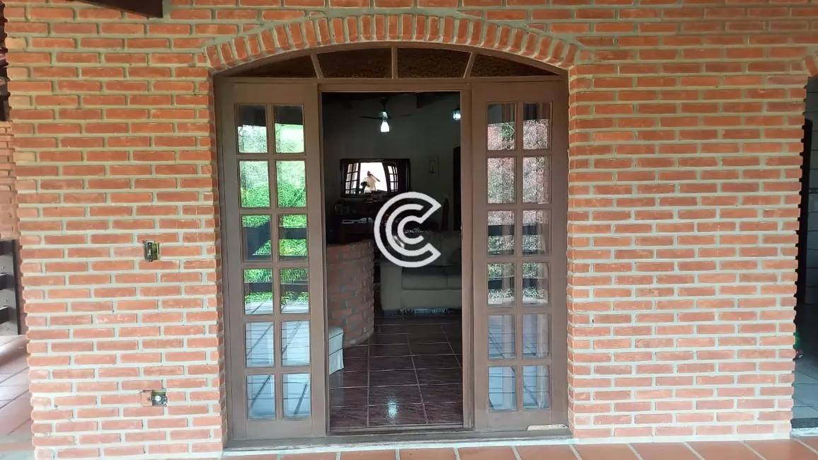 Chácara com 5 quartos à venda, 260m2 em Valinhos - SP - imagem 8 Foto 8 de Chácara com 5 quartos à venda, 260m2 em Valinhos - SP