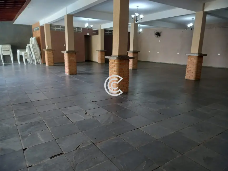 Chácara com 1 quarto à venda, 220m2 em Louveira - SP - imagem 8 Foto 8 de Chácara com 1 quarto à venda, 220m2 em Louveira - SP