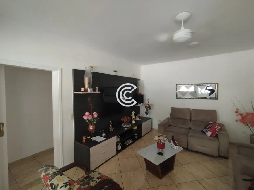 Chácara com 4 quartos à venda, 391m2 em Valinhos - SP - imagem 6 Foto 6 de Chácara com 4 quartos à venda, 391m2 em Valinhos - SP