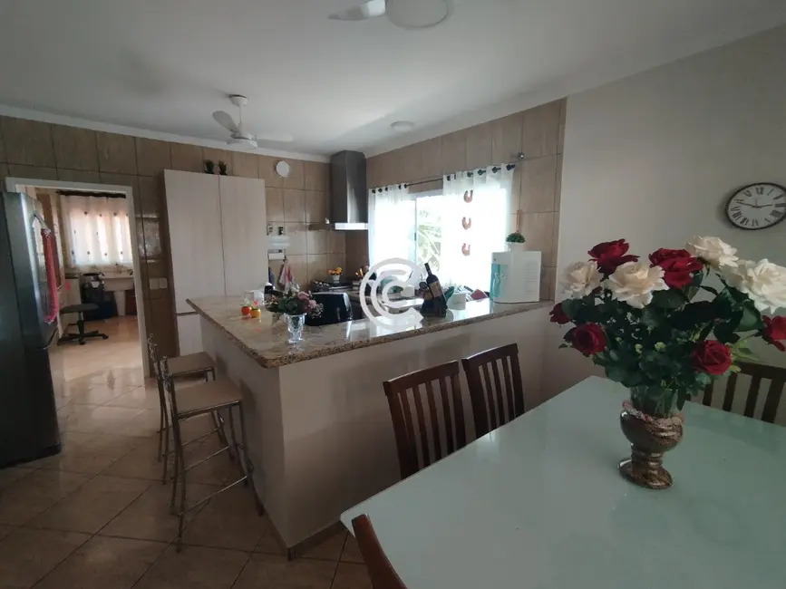 Chácara com 4 quartos à venda, 391m2 em Valinhos - SP - imagem 5 Foto 5 de Chácara com 4 quartos à venda, 391m2 em Valinhos - SP