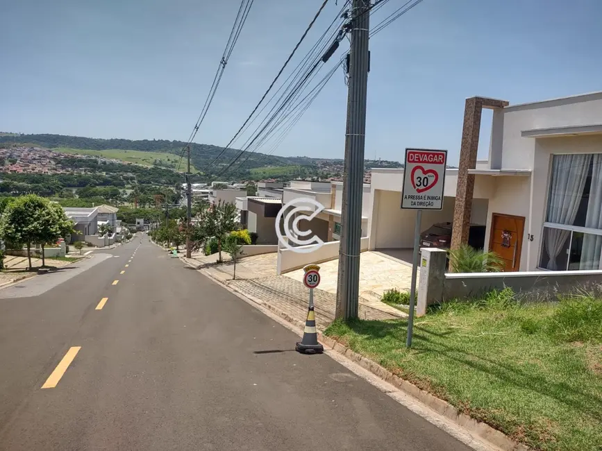 Terreno / Lote à venda, 302m2 em Lenheiro, Valinhos - SP - imagem 3 Foto 3 de Terreno / Lote à venda, 302m2 em Lenheiro, Valinhos - SP