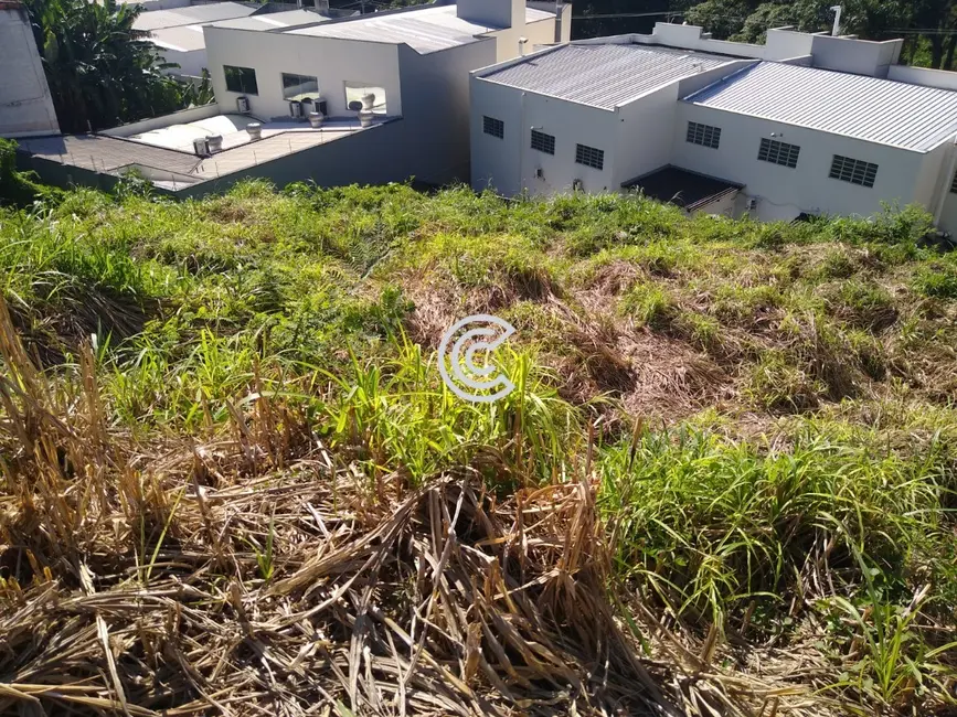 Foto 1 de Terreno / Lote à venda, 698m2 em Jardim São Francisco, Valinhos - SP