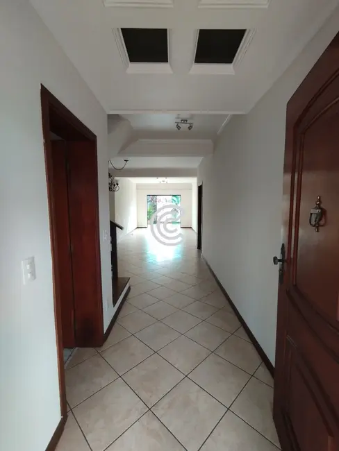 Casa de Condomínio com 4 quartos à venda, 270m2 em Valinhos - SP - imagem 3 Foto 3 de Casa de Condomínio com 4 quartos à venda, 270m2 em Valinhos - SP