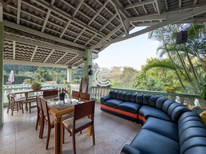 Chácara com 5 quartos à venda, 635m2 em Valinhos - SP - imagem 4 Foto 4 de Chácara com 5 quartos à venda, 635m2 em Valinhos - SP