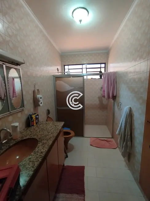 Casa com 4 quartos à venda, 215m2 em Centro, Valinhos - SP - imagem 7 Foto 7 de Casa com 4 quartos à venda, 215m2 em Centro, Valinhos - SP