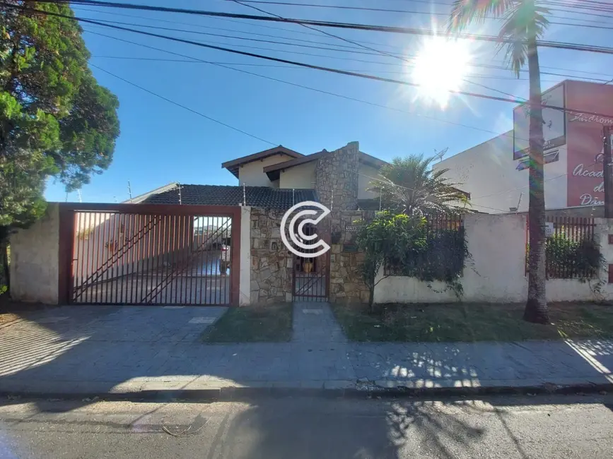 Foto 1 de Casa com 3 quartos à venda, 295m2 em Jardim Europa, Valinhos - SP