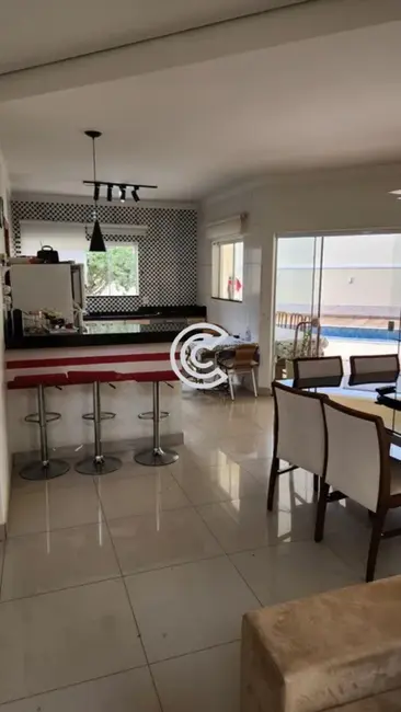 Foto 9 de Casa com 3 quartos à venda, 238m2 em Swiss Park, Campinas - SP