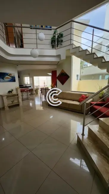 Foto 3 de Casa com 3 quartos à venda, 238m2 em Swiss Park, Campinas - SP