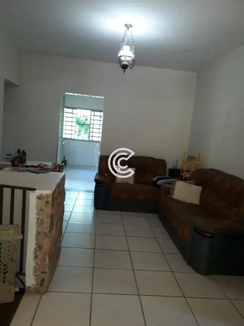 Chácara com 3 quartos à venda, 330m2 em Louveira - SP - imagem 5 Foto 5 de Chácara com 3 quartos à venda, 330m2 em Louveira - SP