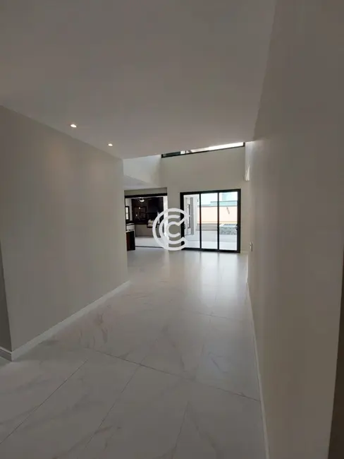 Casa de Condomínio com 5 quartos à venda, 354m2 em Chácaras Alpina, Valinhos - SP - imagem 3 Foto 3 de Casa de Condomínio com 5 quartos à venda, 354m2 em Chácaras Alpina, Valinhos - SP