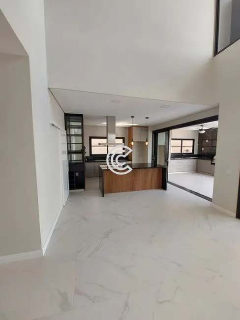 Casa de Condomínio com 5 quartos à venda, 354m2 em Chácaras Alpina, Valinhos - SP - imagem 6 Foto 6 de Casa de Condomínio com 5 quartos à venda, 354m2 em Chácaras Alpina, Valinhos - SP