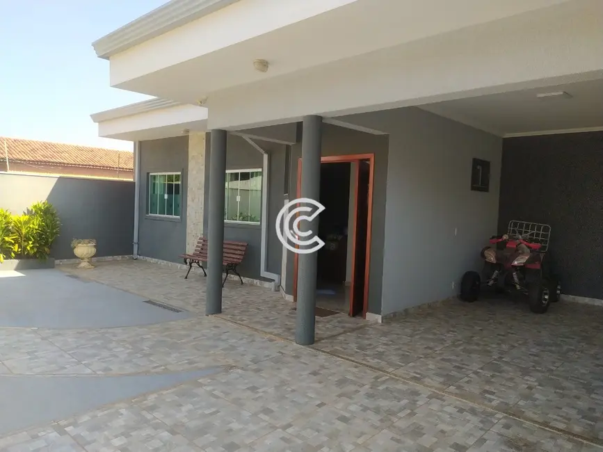 Casa com 3 quartos à venda, 251m2 em Jardim Pinheiros, Valinhos - SP - imagem 2 Foto 2 de Casa com 3 quartos à venda, 251m2 em Jardim Pinheiros, Valinhos - SP