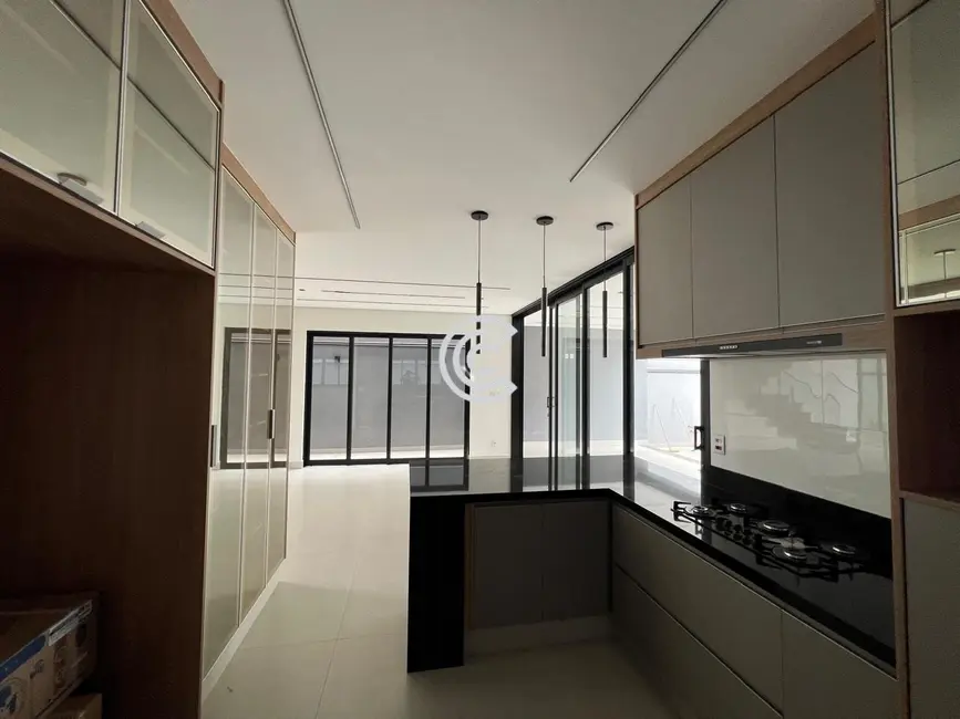 Foto 3 de Casa de Condomínio com 4 quartos à venda, 300m2 em Swiss Park, Campinas - SP