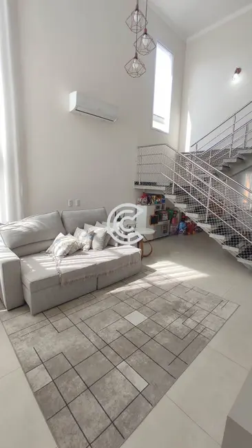 Casa de Condomínio com 3 quartos à venda, 200m2 em Valinhos - SP - imagem 3 Foto 3 de Casa de Condomínio com 3 quartos à venda, 200m2 em Valinhos - SP