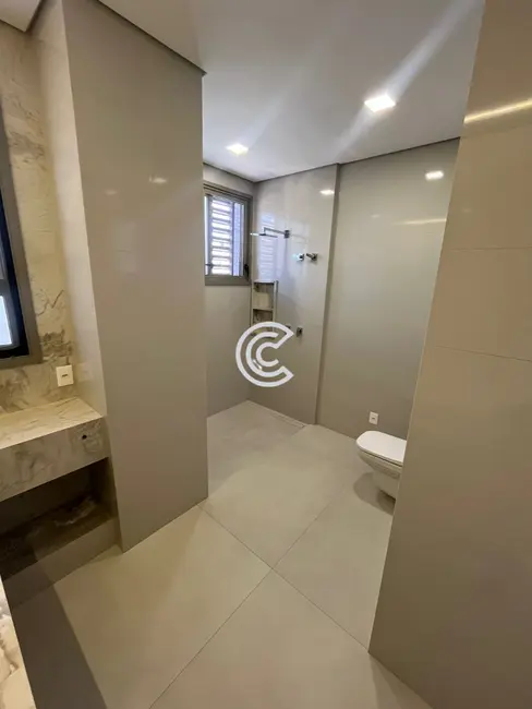 Apartamento com 3 quartos à venda, 257m2 em Cambuí, Campinas - SP - imagem 9 Foto 9 de Apartamento com 3 quartos à venda, 257m2 em Cambuí, Campinas - SP