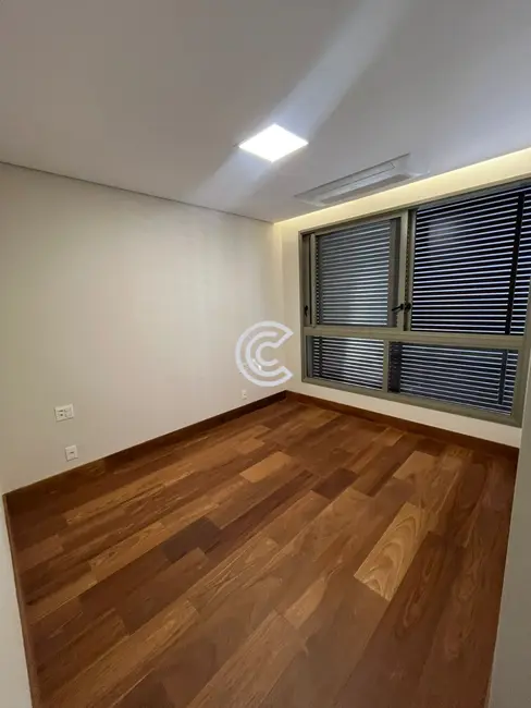Apartamento com 3 quartos à venda, 257m2 em Cambuí, Campinas - SP - imagem 5 Foto 5 de Apartamento com 3 quartos à venda, 257m2 em Cambuí, Campinas - SP
