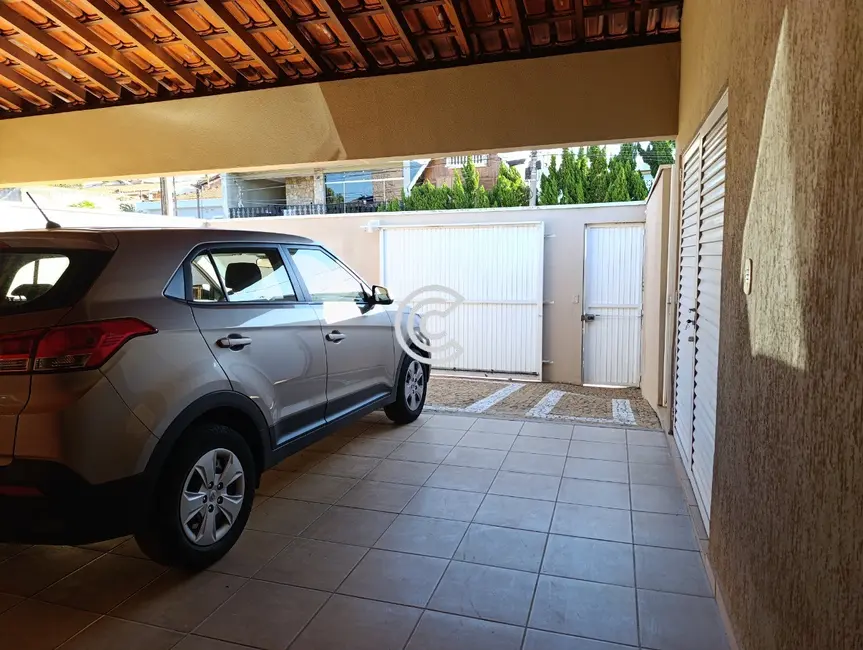 Foto 3 de Casa com 3 quartos à venda, 290m2 em Centro, Vinhedo - SP