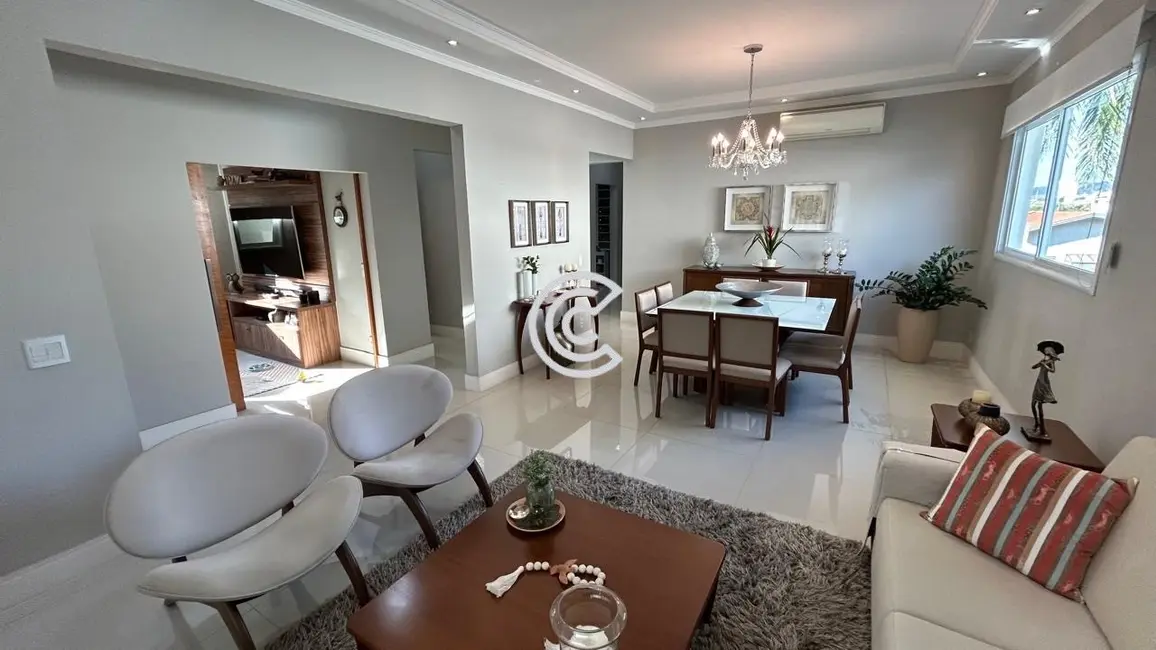 Foto 5 de Casa com 4 quartos à venda, 292m2 em Valinhos - SP