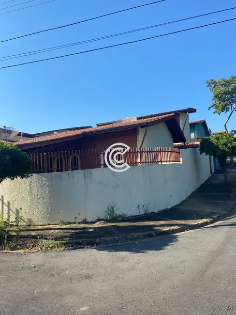 Casa com 4 quartos à venda, 177m2 em Jardim Itapuã, Valinhos - SP - imagem 2 Foto 2 de Casa com 4 quartos à venda, 177m2 em Jardim Itapuã, Valinhos - SP