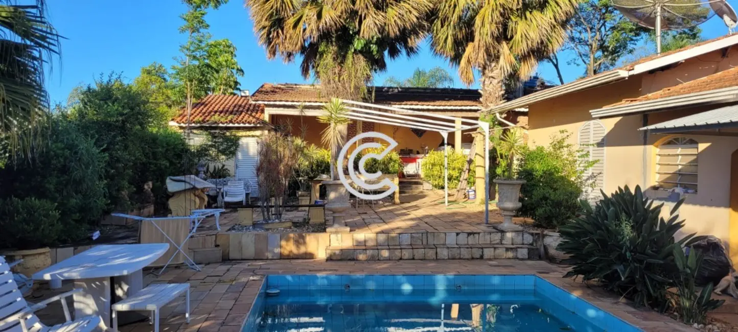 Chácara com 3 quartos à venda, 320m2 em Vale Verde, Valinhos - SP - imagem 1 Foto 1 de Chácara com 3 quartos à venda, 320m2 em Vale Verde, Valinhos - SP