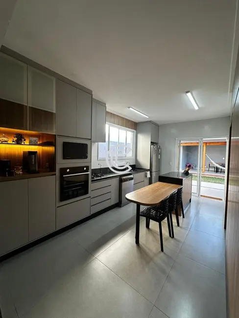 Casa com 2 quartos à venda, 138m2 em Castelo, Valinhos - SP - imagem 5 Foto 5 de Casa com 2 quartos à venda, 138m2 em Castelo, Valinhos - SP