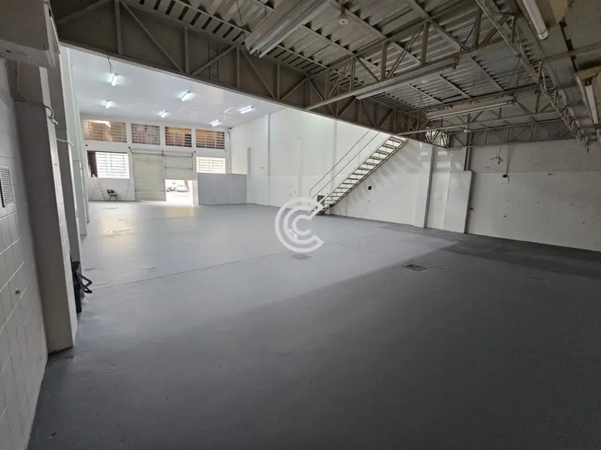 Armazém / Galpão para alugar, 300m2 em Centro, Valinhos - SP - imagem 6 Foto 6 de Armazém / Galpão para alugar, 300m2 em Centro, Valinhos - SP