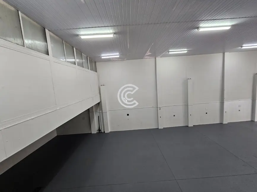 Armazém / Galpão para alugar, 300m2 em Centro, Valinhos - SP - imagem 9 Foto 9 de Armazém / Galpão para alugar, 300m2 em Centro, Valinhos - SP