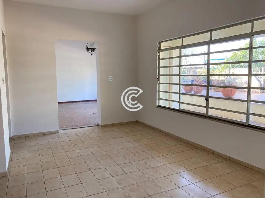 Sala Comercial com 2 quartos à venda, 289m2 em Centro, Valinhos - SP - imagem 3 Foto 3 de Sala Comercial com 2 quartos à venda, 289m2 em Centro, Valinhos - SP