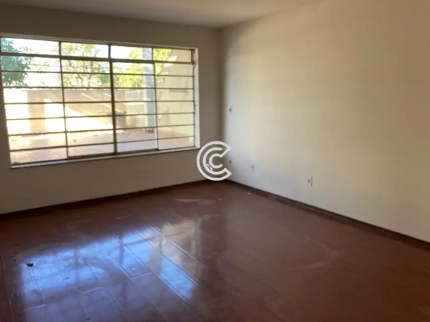 Sala Comercial com 2 quartos à venda, 289m2 em Centro, Valinhos - SP - imagem 2 Foto 2 de Sala Comercial com 2 quartos à venda, 289m2 em Centro, Valinhos - SP