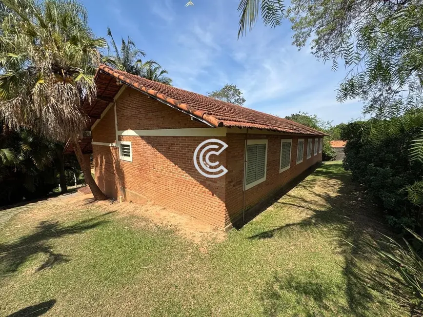 Chácara com 6 quartos à venda, 301m2 em Valinhos - SP - imagem 2 Foto 2 de Chácara com 6 quartos à venda, 301m2 em Valinhos - SP