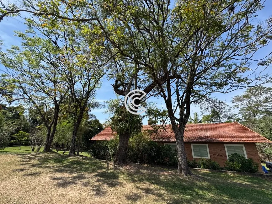 Chácara com 6 quartos à venda, 301m2 em Valinhos - SP - imagem 1 Foto 1 de Chácara com 6 quartos à venda, 301m2 em Valinhos - SP