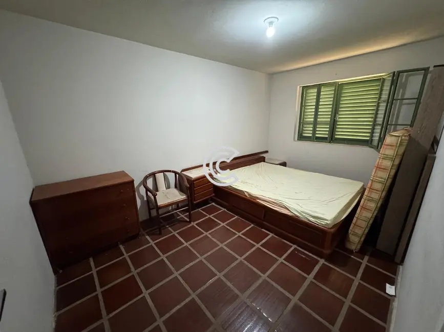 Chácara com 6 quartos à venda, 301m2 em Valinhos - SP - imagem 8 Foto 8 de Chácara com 6 quartos à venda, 301m2 em Valinhos - SP