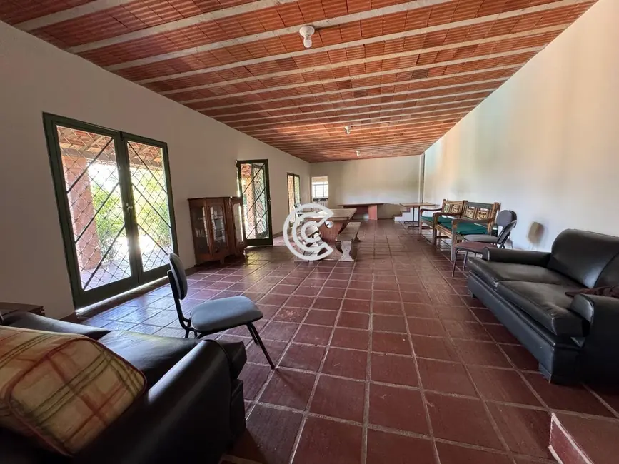 Chácara com 6 quartos à venda, 301m2 em Valinhos - SP - imagem 4 Foto 4 de Chácara com 6 quartos à venda, 301m2 em Valinhos - SP