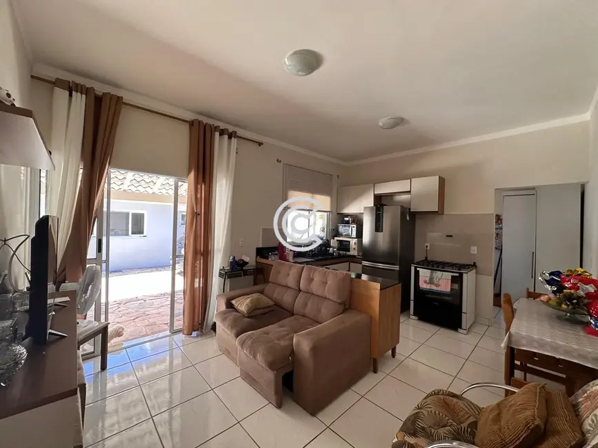 Chácara com 3 quartos à venda, 240m2 em Vale Verde, Valinhos - SP - imagem 6 Foto 6 de Chácara com 3 quartos à venda, 240m2 em Vale Verde, Valinhos - SP