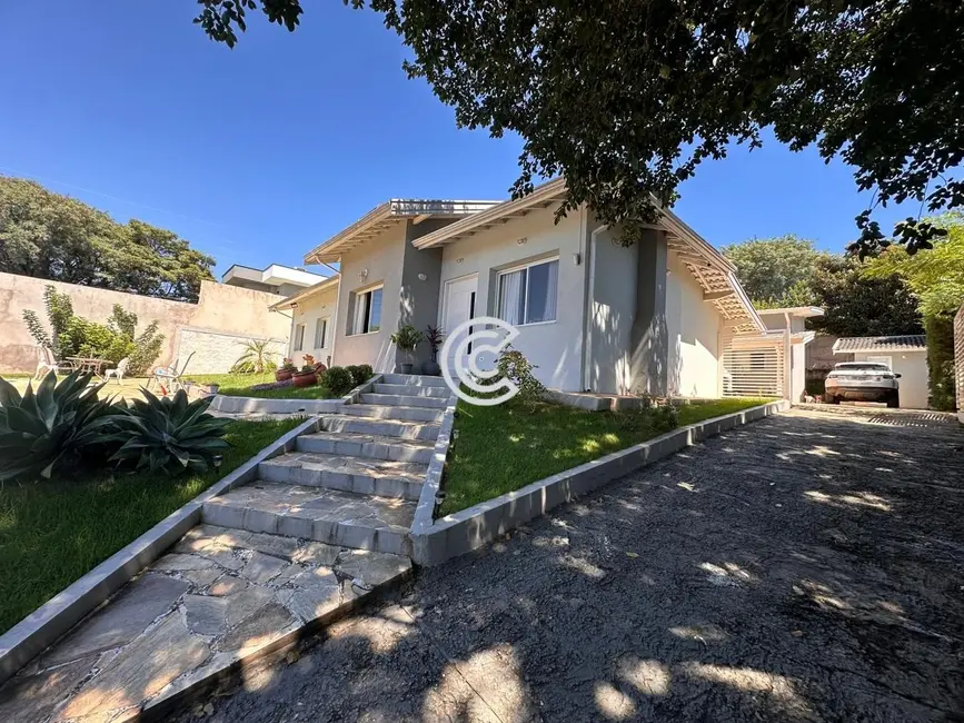 Chácara com 3 quartos à venda, 240m2 em Vale Verde, Valinhos - SP - imagem 1 Foto 1 de Chácara com 3 quartos à venda, 240m2 em Vale Verde, Valinhos - SP