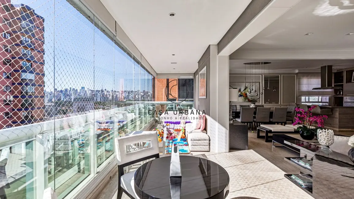 Foto 2 de Apartamento com 4 quartos à venda, 235m2 em Itaim Bibi, São Paulo - SP