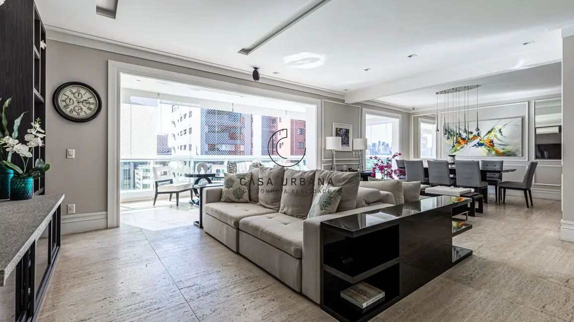 Foto 4 de Apartamento com 4 quartos à venda, 235m2 em Itaim Bibi, São Paulo - SP