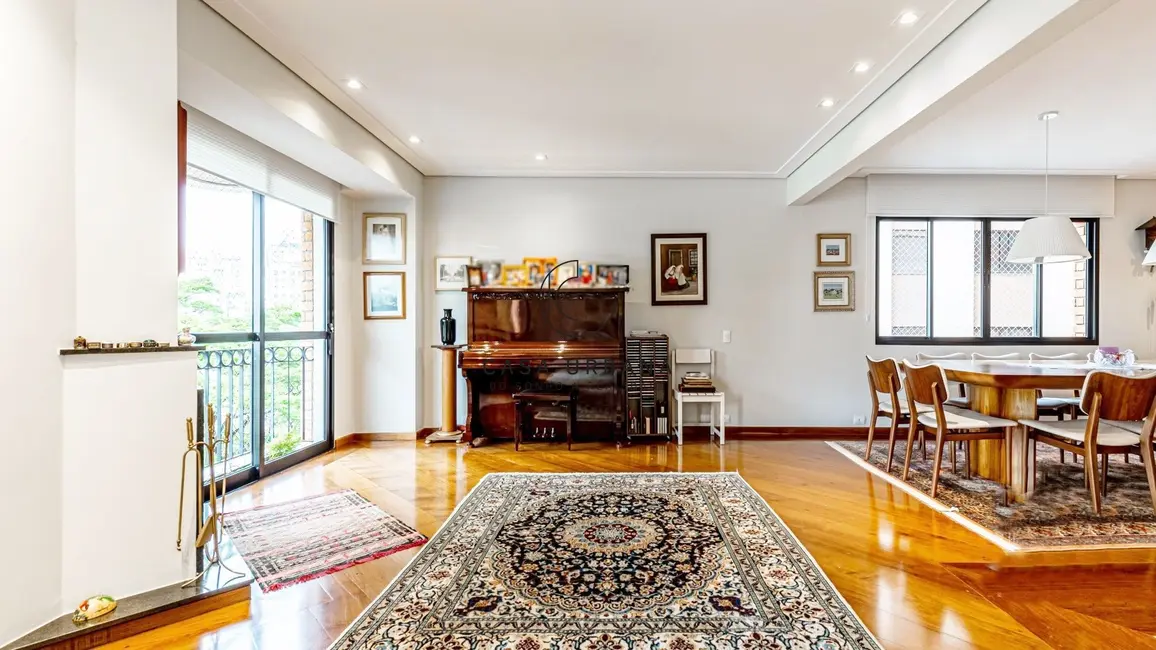 Foto 4 de Apartamento com 4 quartos à venda, 220m2 em Vila Nova Conceição, São Paulo - SP