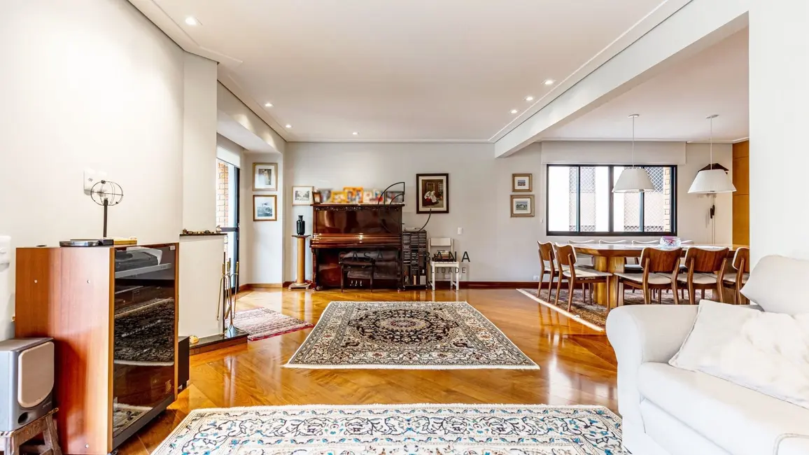 Foto 5 de Apartamento com 4 quartos à venda, 220m2 em Vila Nova Conceição, São Paulo - SP