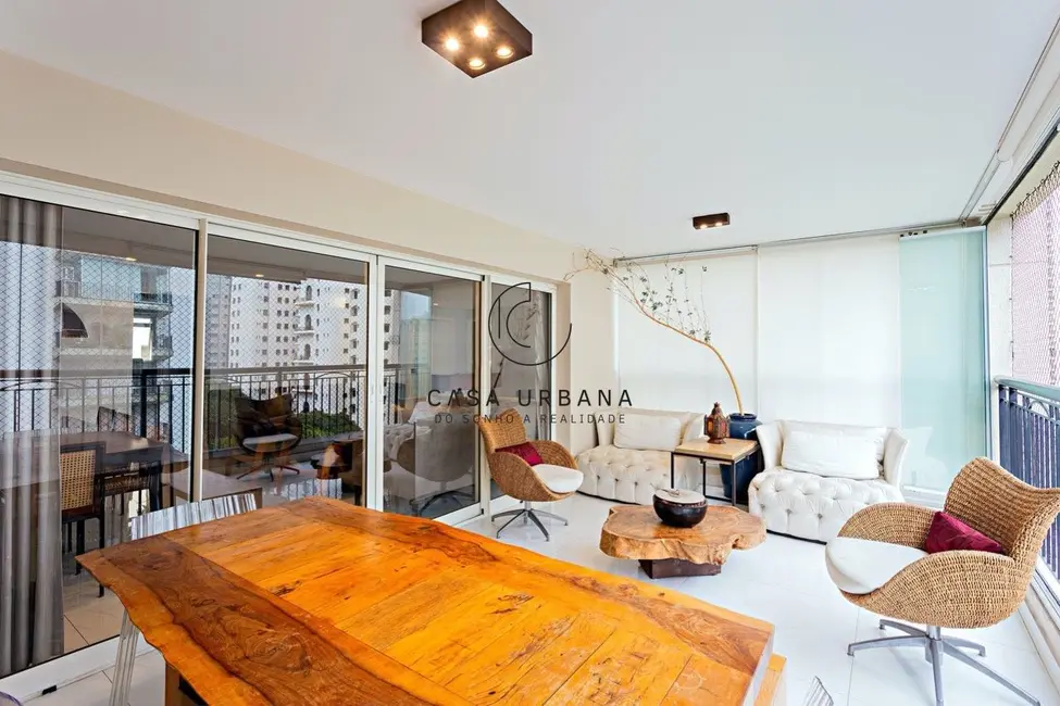 Foto 2 de Apartamento com 3 quartos para alugar, 206m2 em Moema, São Paulo - SP