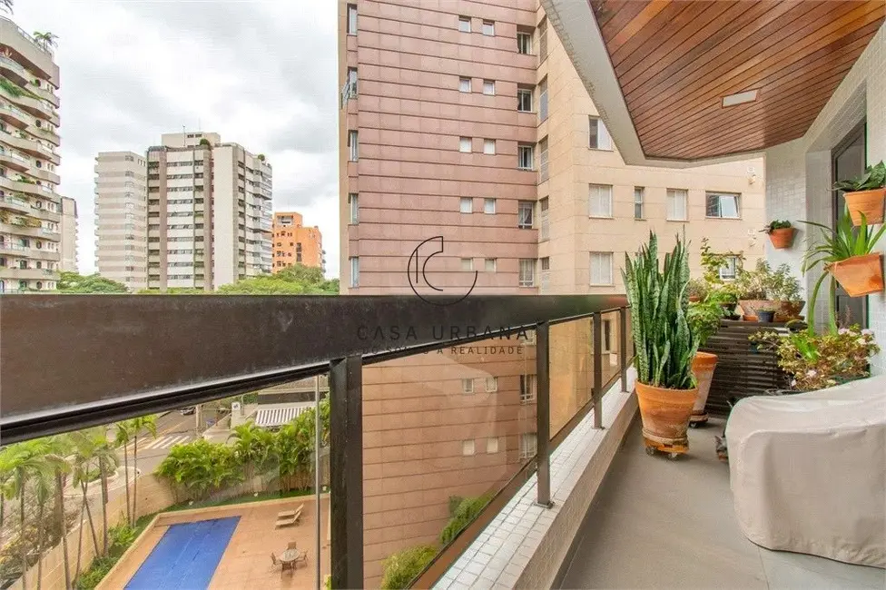 Foto 9 de Apartamento com 3 quartos à venda, 210m2 em Vila Nova Conceição, São Paulo - SP