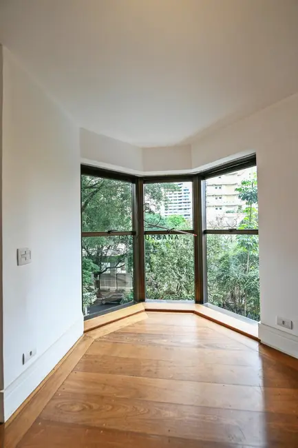 Foto 4 de Apartamento com 3 quartos à venda, 210m2 em Vila Nova Conceição, São Paulo - SP