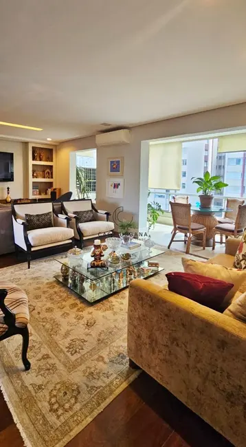 Foto 6 de Apartamento com 4 quartos à venda, 208m2 em São Paulo - SP